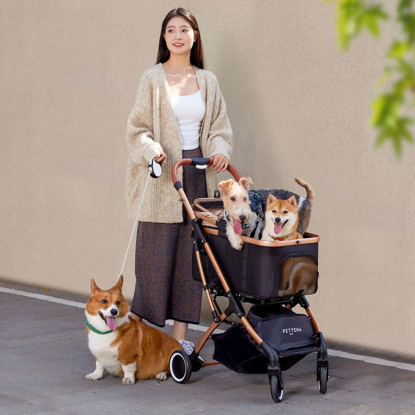 PETTENA KNIGHTペットカート、多頭対応の広々設計！複数ペット連れて外出楽々。4WAY多用途で4役一台、ワンタッチ折り畳みで持ち運び簡単。衝撃吸収サスペンション搭載、愛犬愛猫に快適移動を！